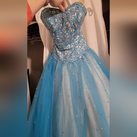 Princess prom dress - Picture 1 of 4